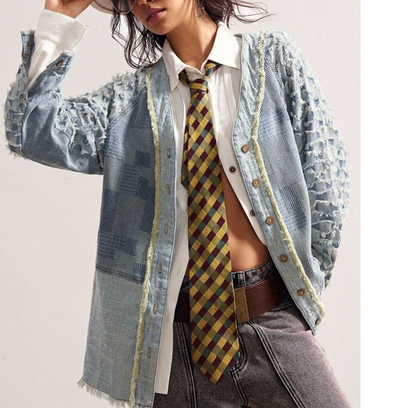 Light Wash Button Down Oversized Frayed Denim Jean Jacket Shacket
- Picture 4 of 6